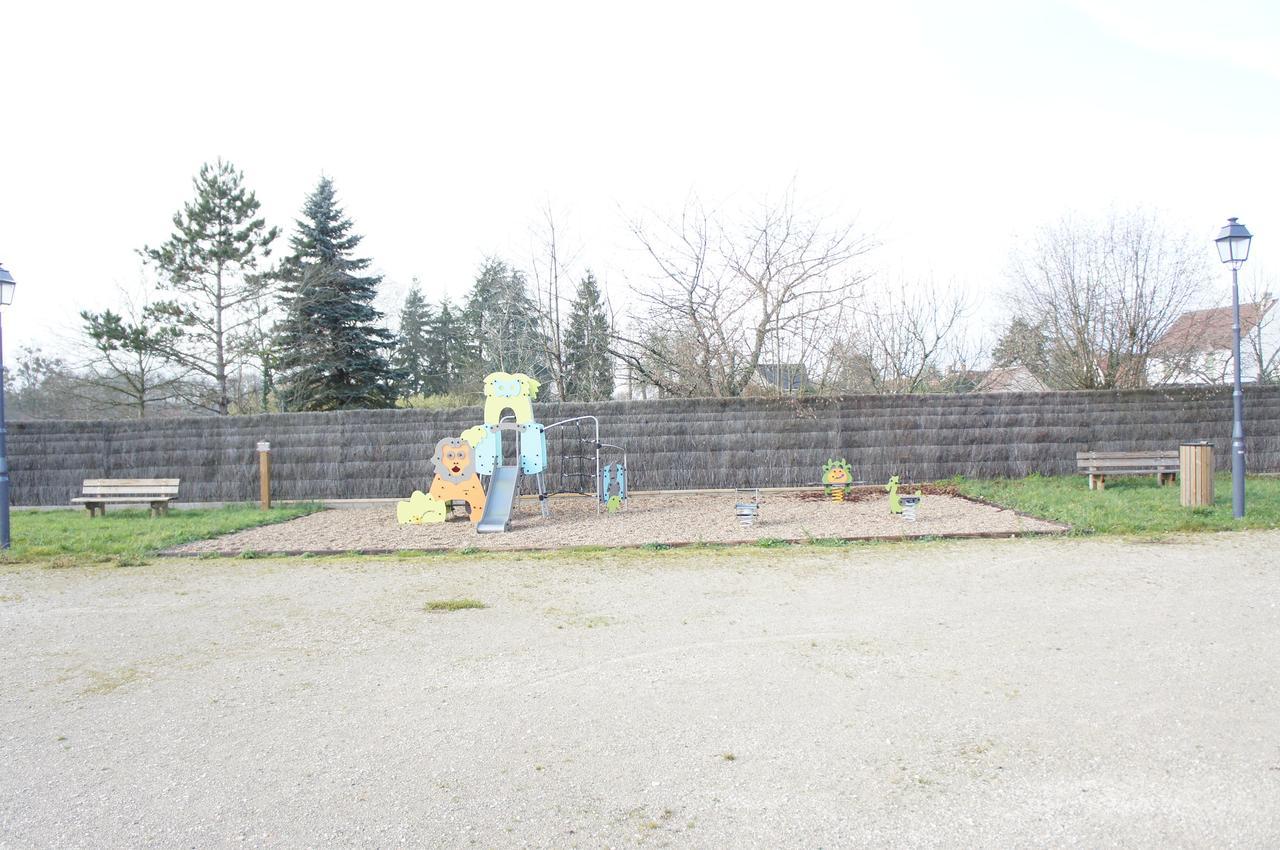 Hôtel de la Place Germigny-des-Prés Exterior foto